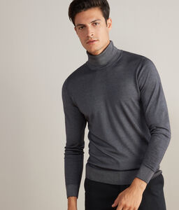 Ultrafine cashmere turtleneck sweater