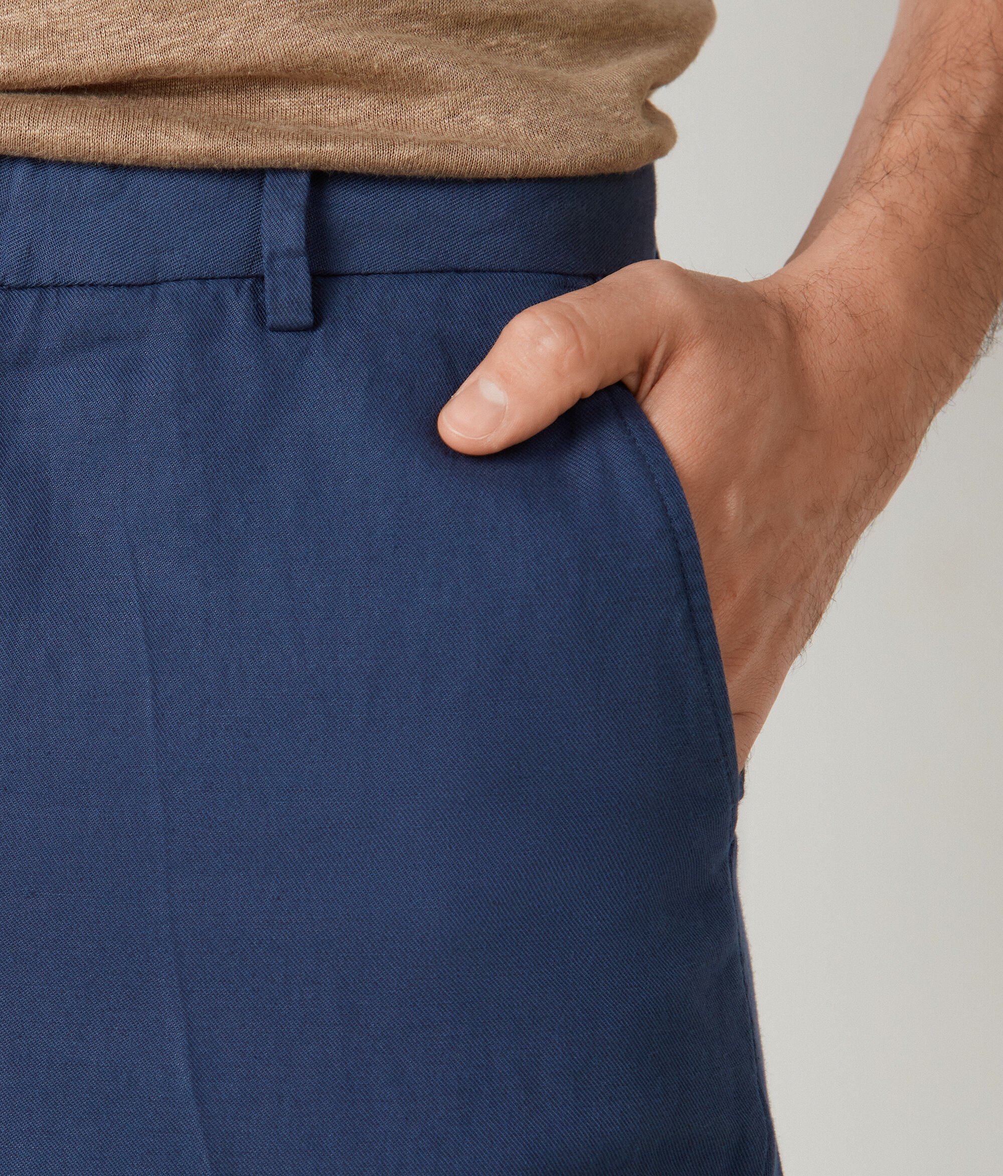 Pantaloni Chino din amestec de bumbac și in