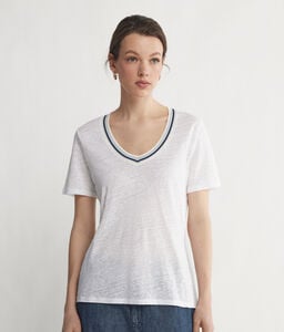 Lniany t-shirt z dekoltem w szpic z kolorową lamówką