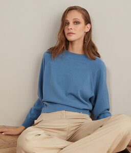 Ultrasoft Cashmere Crewneck Sweater with Wide Raglan Sleeves