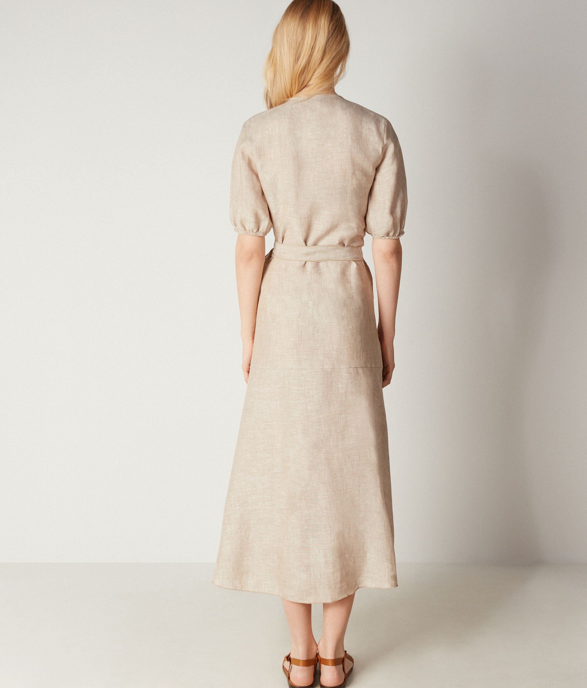 Linen dress with button closure