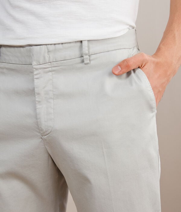 Pantaloni Chino lejeri