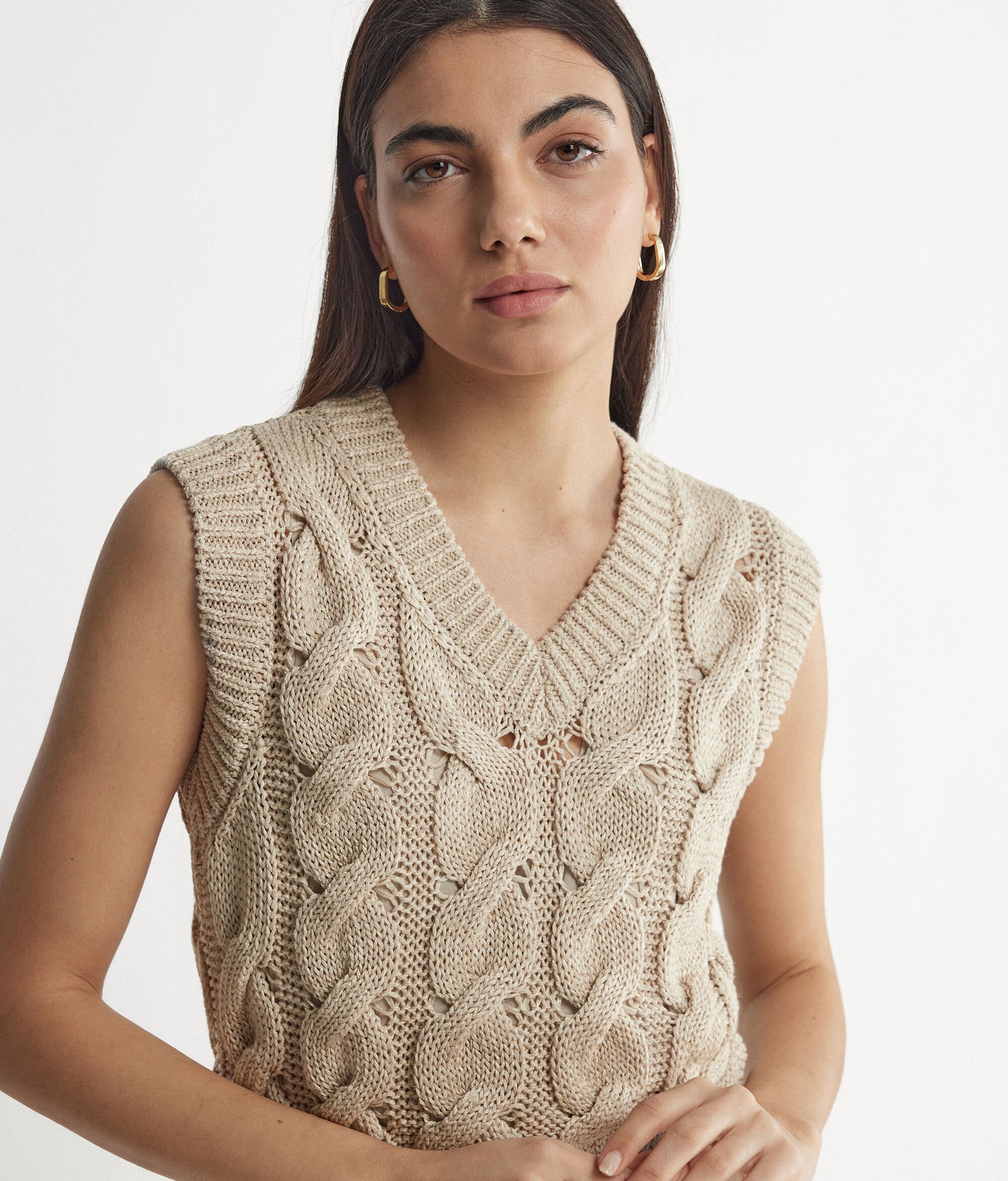 Cropped Cable Vest