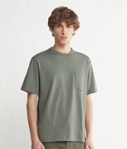 Geniş Kalıplı Cep Detaylı T-shirt