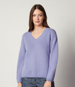 V-Neck Sweater in Ultrasoft Cashmere Knit