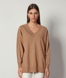 Oversized V-Neck Sweater in Ultrasoft Cashmere