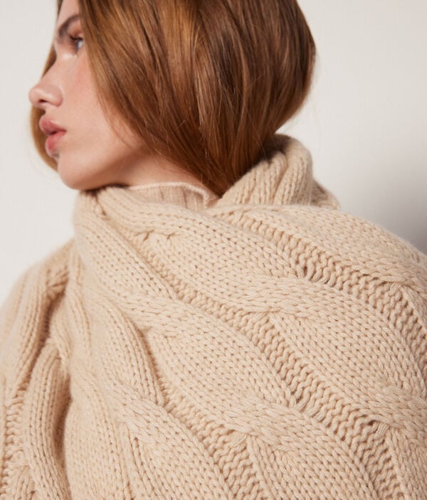 Cable-Knit Cashmere Blanket